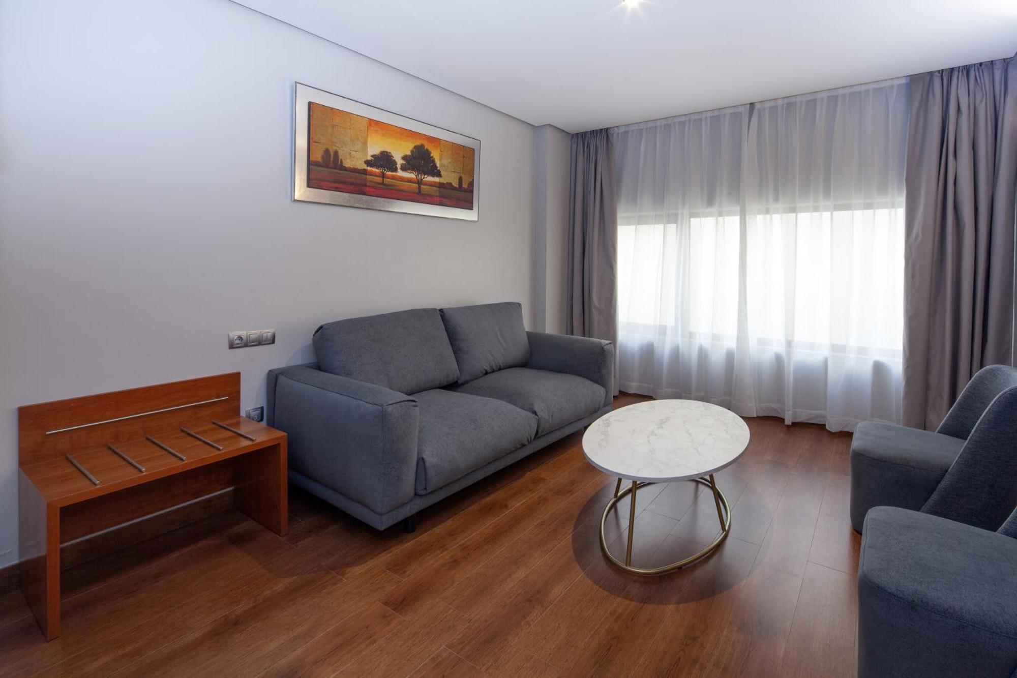 Leflet Sanlucar Hotel Sanlúcar la Mayor Buitenkant foto